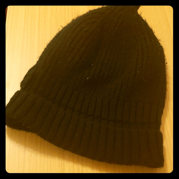 Warm black beanie - Picture 1 of 2
